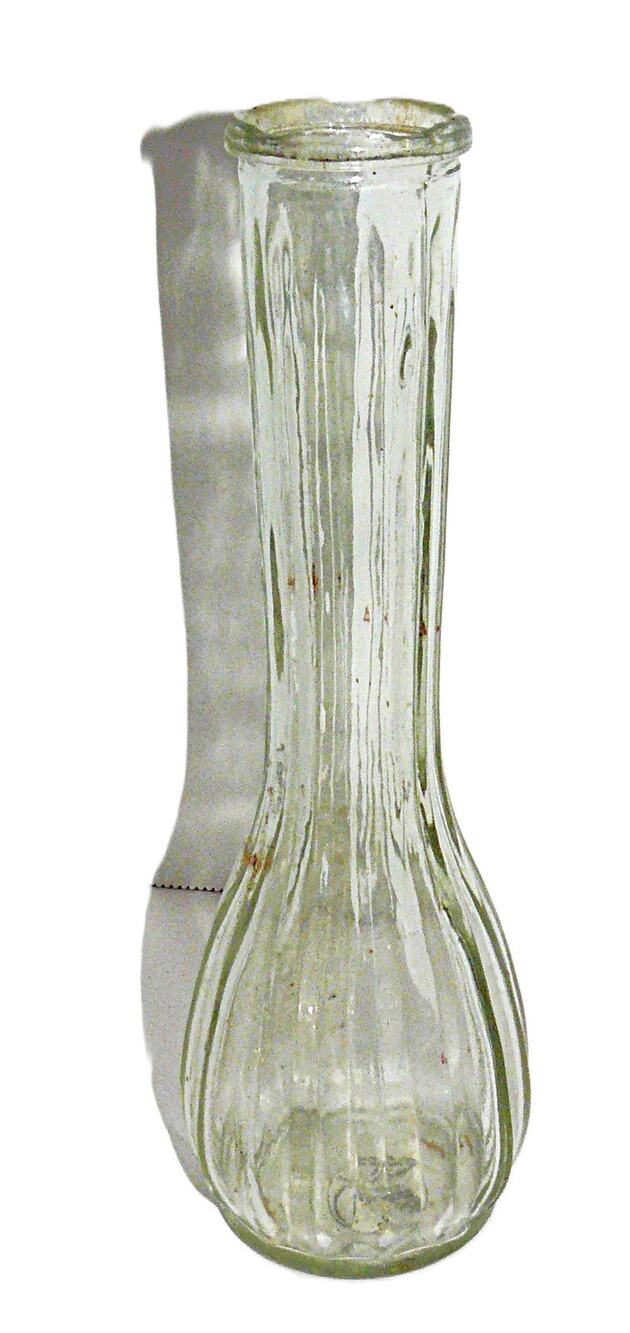 Vintage Clear Ribbed Glass Flower Vase With Flared Scalloped Rim